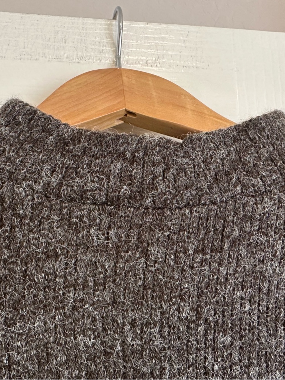 NWT Zara Cropped Rhinestone Sweater. Size: Small. Excellent condition - Picture 11 of 16